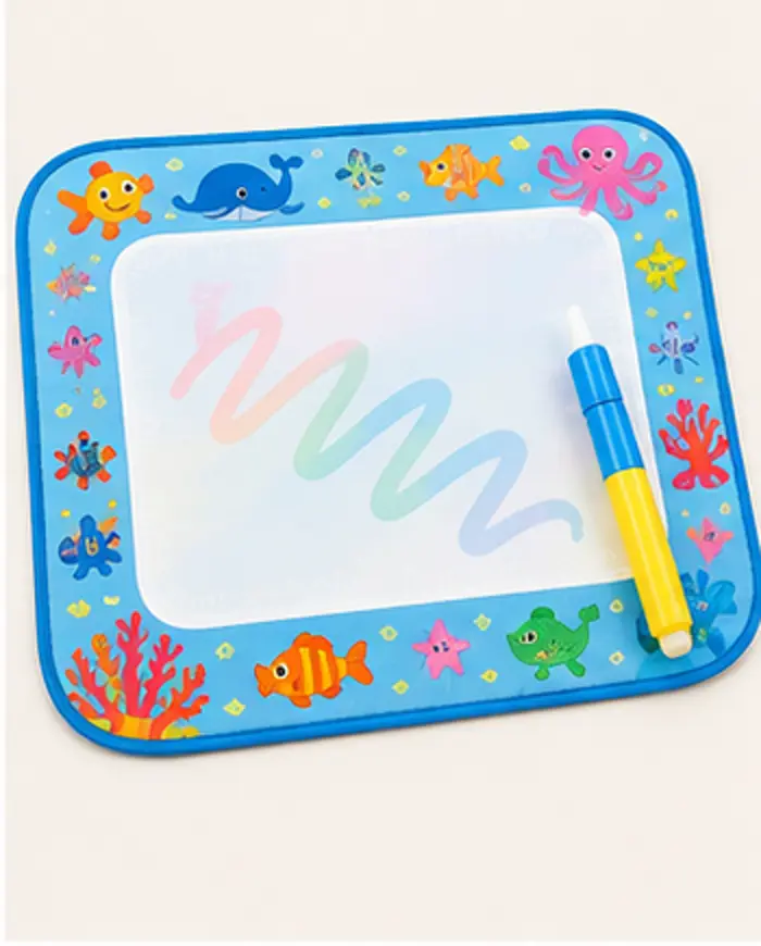 Tapete de dibujo con agua